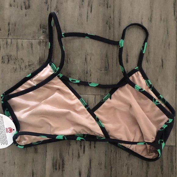 Shakti Active Wear NWT Paraty Yoga Top Size L - Picture 2 of 3